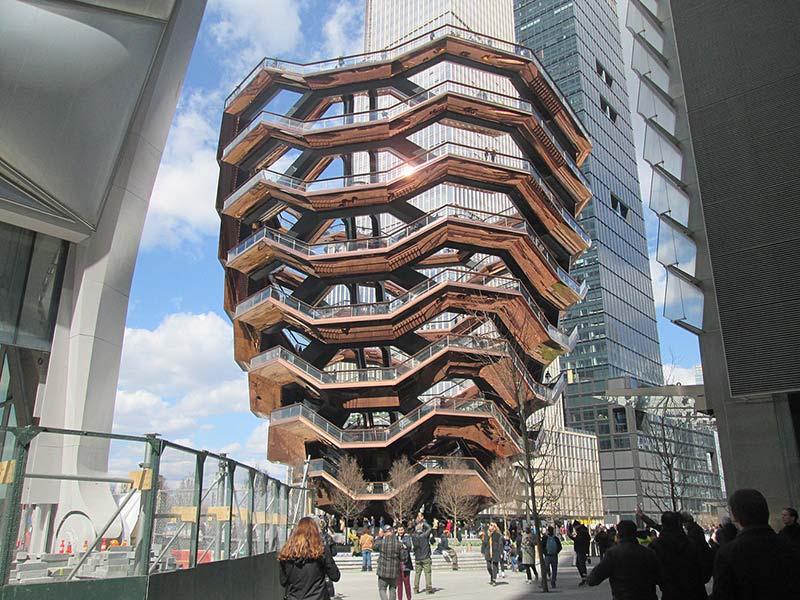 Hudson_Yards_Plaza_March