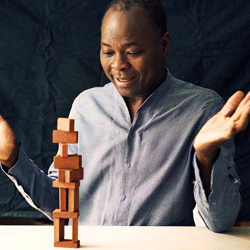 2022-Francis-Kéré-(Burkina-Faso-Alemania) El-poder-de-lo-vernáculo.